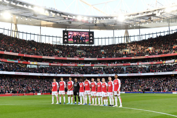 Emirates là một sân vận động còn khá 